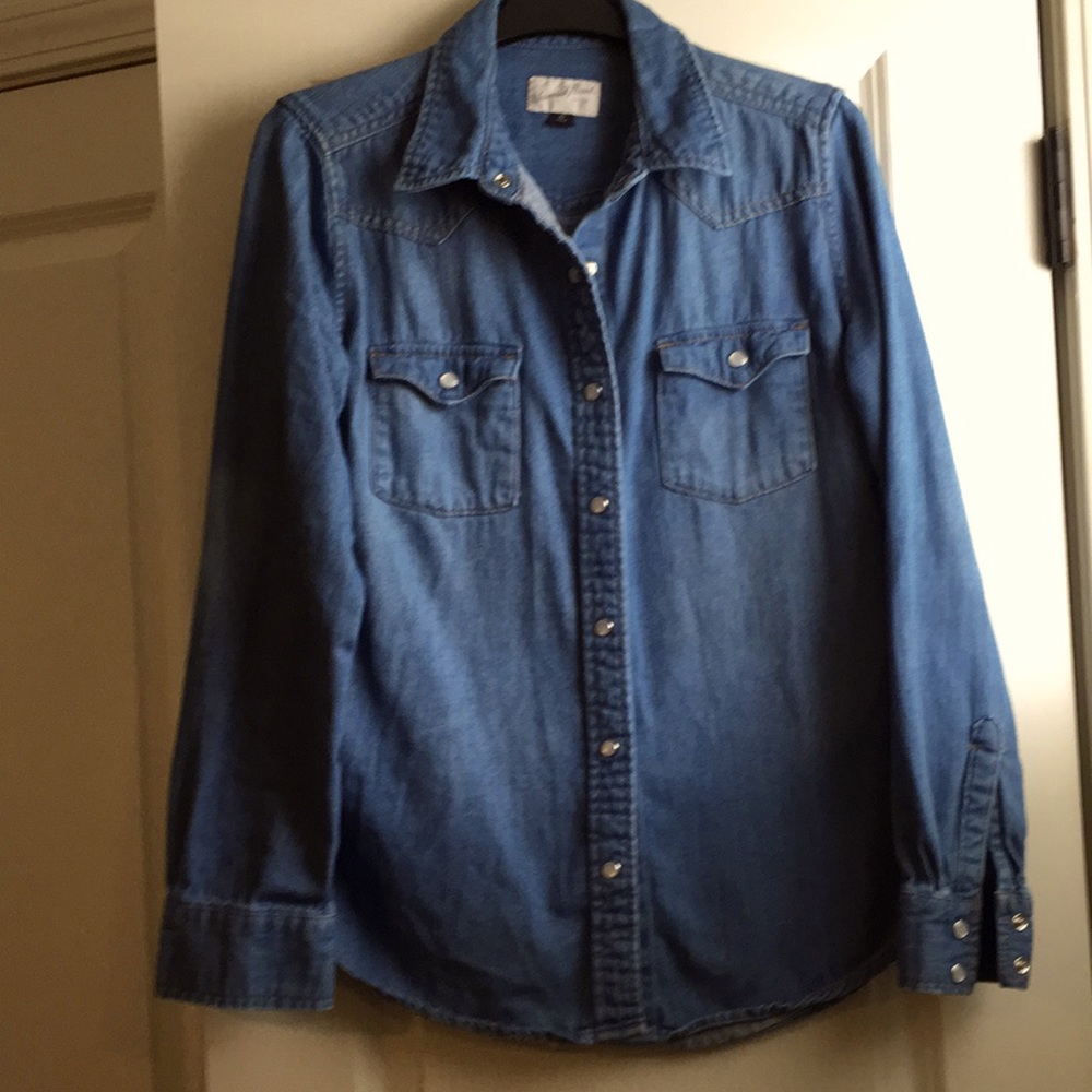 Universal Tread Jean top